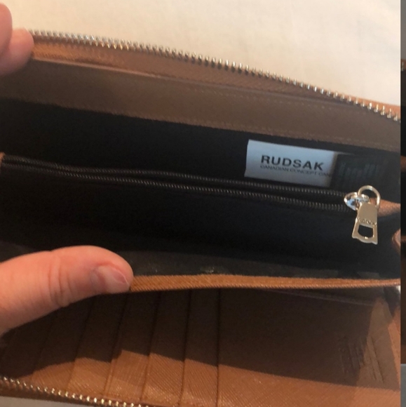 Leather RUDSAK wallet, perfect condition - Picture 3 of 3